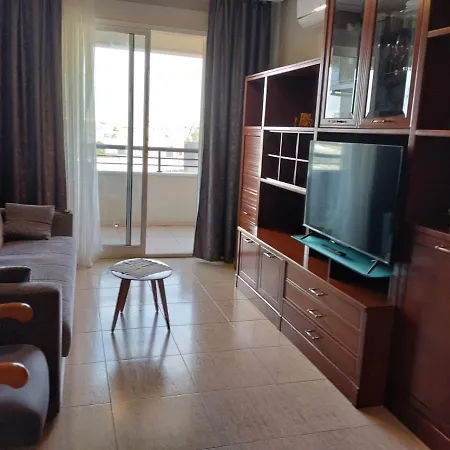 Comfortable In Excellent Location Apartment